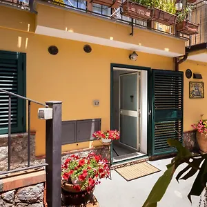 Couette-café Giulia, Taormine